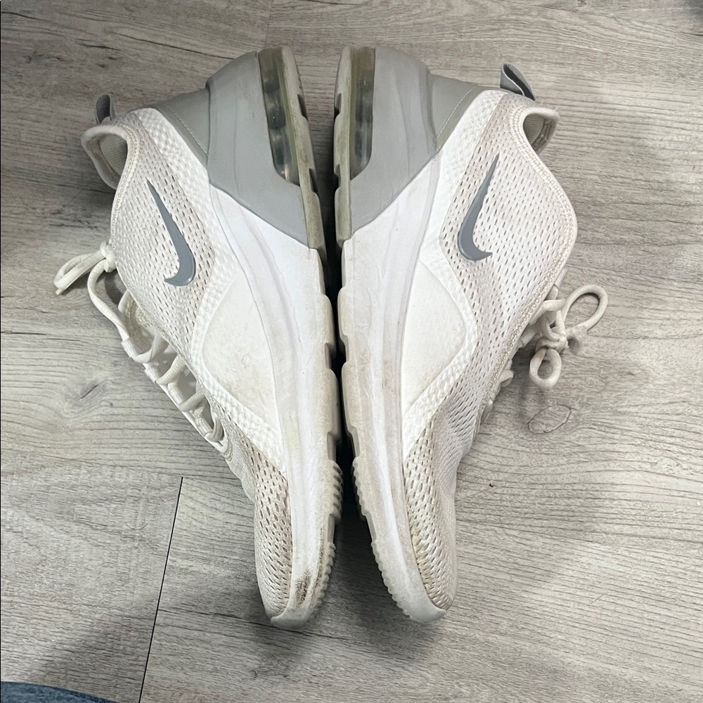 Nike Men's White and Gray Sneakers